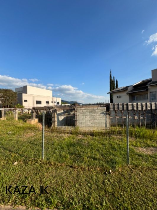 Comprar/vendo: Terreno a venda com 878,59m² no condomínio de alto padrão Reserva da Serra em Jundiaí