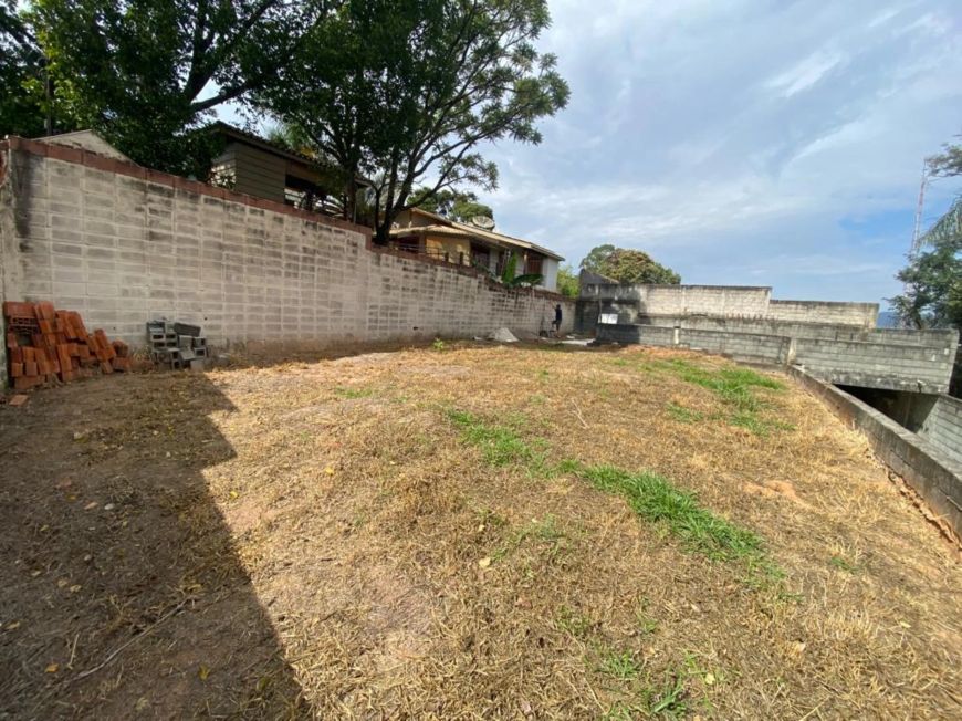TERRENO DE 368M² DE ÁREA TOTAL NO COND. LOTEAMENTO CHÁCARA PAI JACÓ EM JUNDIAÍ-SP *ACEITA PERMUTA EM