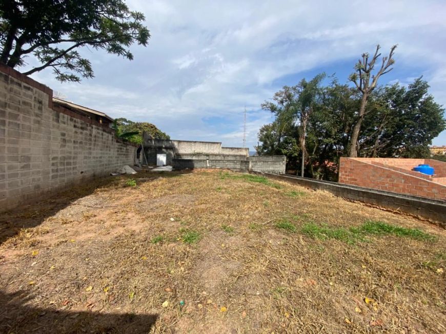 TERRENO DE 368M² DE ÁREA TOTAL NO COND. LOTEAMENTO CHÁCARA PAI JACÓ EM JUNDIAÍ-SP *ACEITA PERMUTA EM