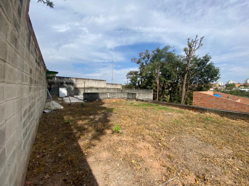 TERRENO DE 368M² DE ÁREA TOTAL NO COND. LOTEAMENTO CHÁCARA PAI JACÓ EM JUNDIAÍ-SP *ACEITA PERMUTA EM