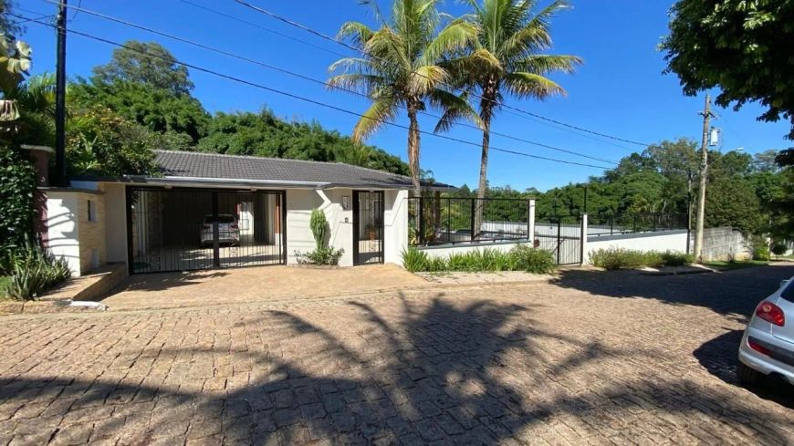 Casa com 3 dormitórios à venda, 430 m² por R$ 2.195.000,00 - Caxambu - Jundiaí/SP