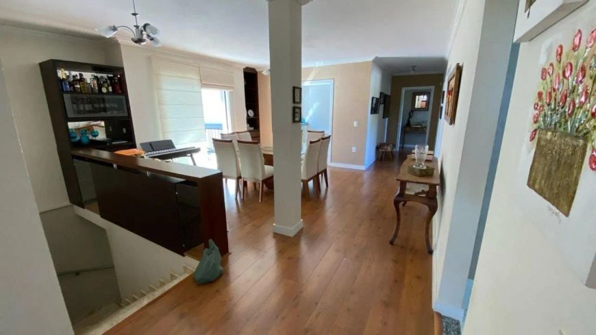 Casa com 3 dormitórios à venda, 430 m² por R$ 2.195.000,00 - Caxambu - Jundiaí/SP