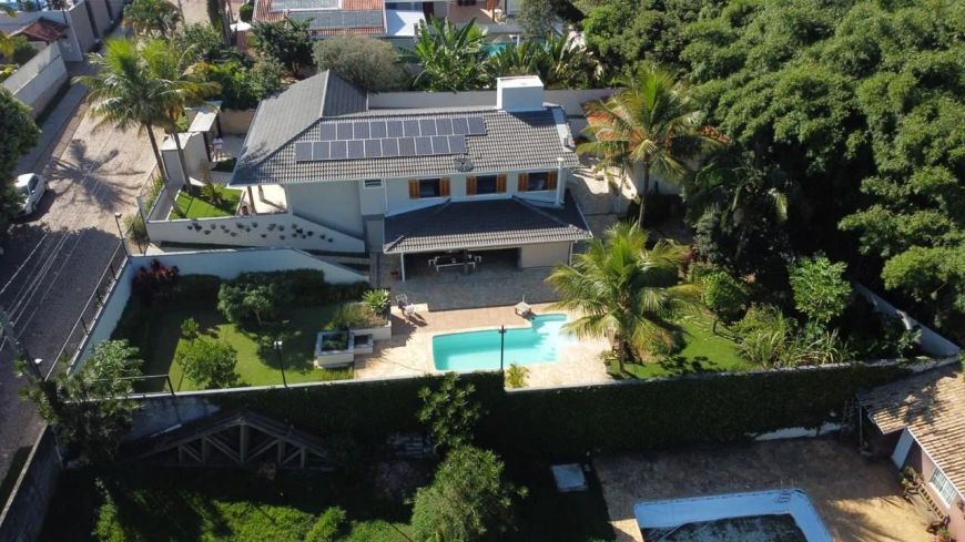 Casa com 3 dormitórios à venda, 430 m² por R$ 2.195.000,00 - Caxambu - Jundiaí/SP