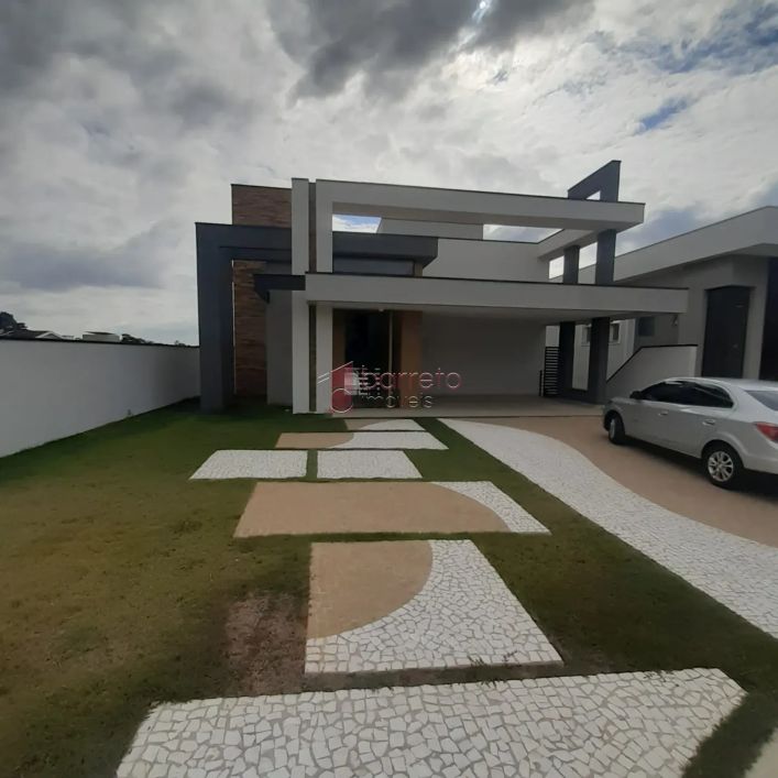 SOBRADO COM 4 SUÍTES À VENDA NO CONDOMÍNIO RESERVA DA SERRA EM JUNDIAÍ/SP