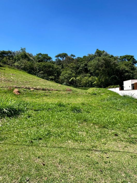 Terreno a venda no condomínio fechado Bosque Do Horto em Jundiaí.