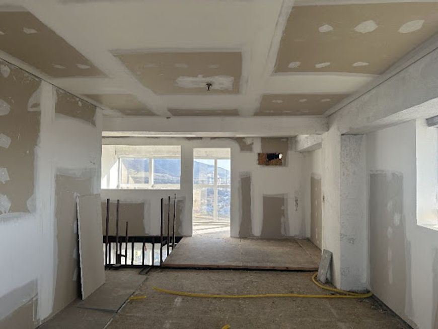 Sala duplex com mezanino estendido a venda no The One
