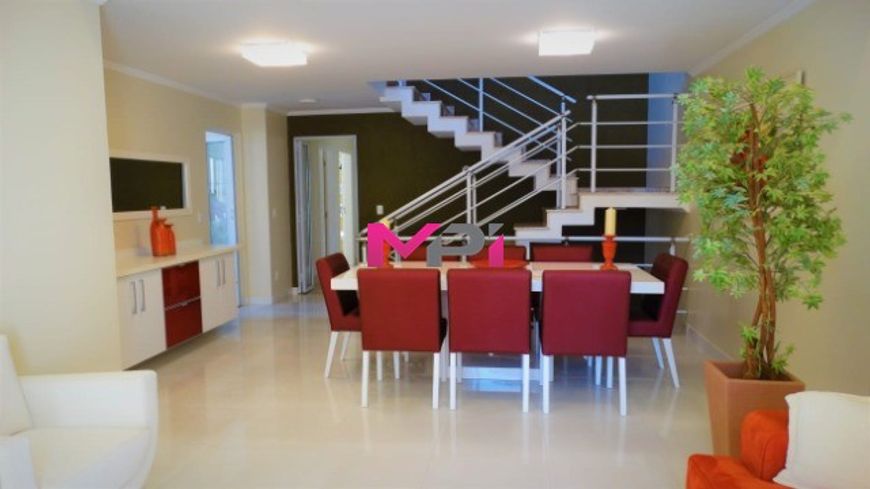 CASA A VENDA NO BAIRRO RETIRO - JUNDIAÍ/SP. 400 METROS - 04 QUARTOS - ÁREA DE LAZER COM CHURRASQUEIR