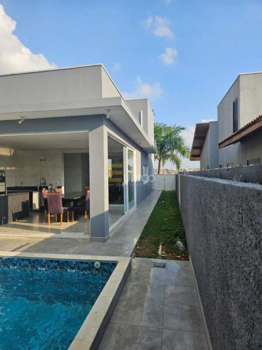 EXCELENTE CASA A VENDA - CONDOMÍNIO TERRAS DE JUNDIAI - BAIRRO CAXAMBU