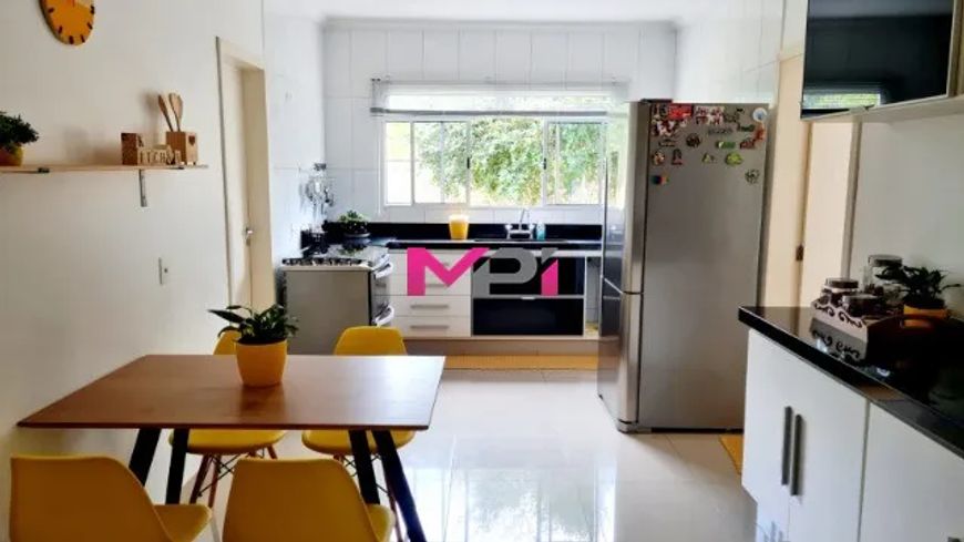 CASA A VENDA NO CONDOMÍNIO TEREZA CRISTINA - 302 METROS.