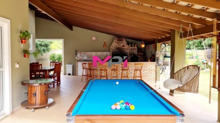 CASA A VENDA NO CONDOMÍNIO TEREZA CRISTINA - 302 METROS.