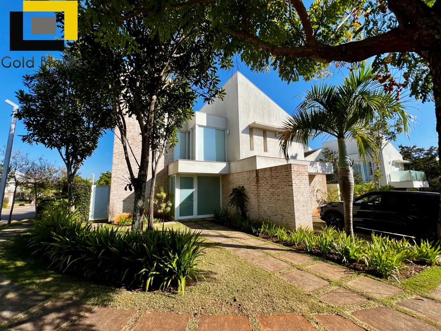CASA COM 270 M² DE ÁREA CONSTRUÍDA COM 4 SUÍTES NO CONDOMÍNIO VEDUTA ROSSA, EM FRENTE AO PARQUE DA C
