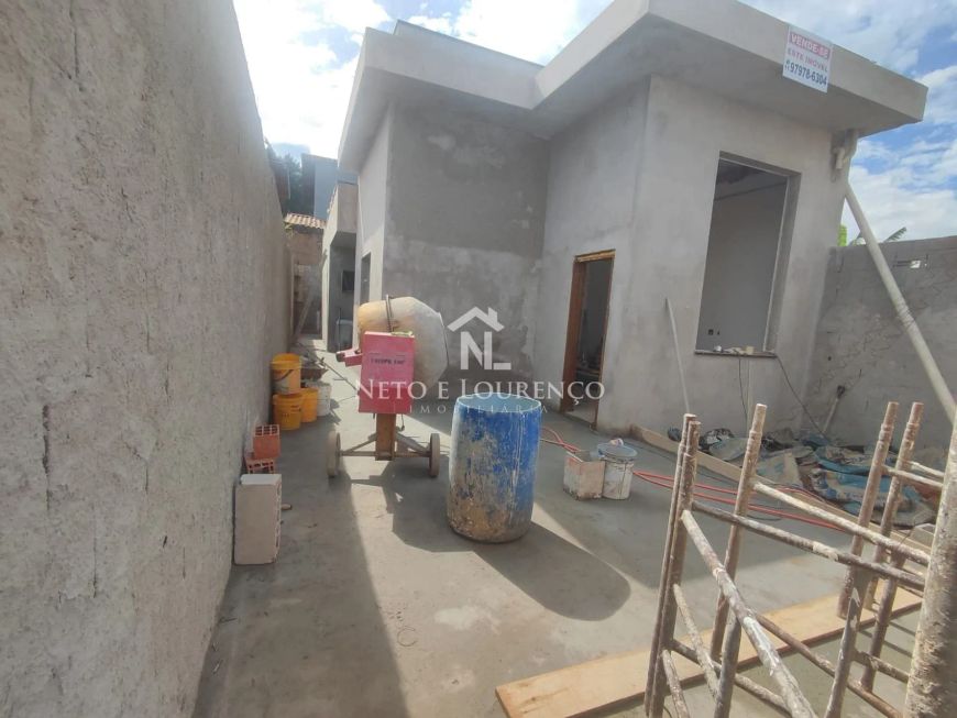 Casa à venda no bairro Santa Giovana em Jundiaí, alto padrão com 3 dormitórios, suíte, acabamento m