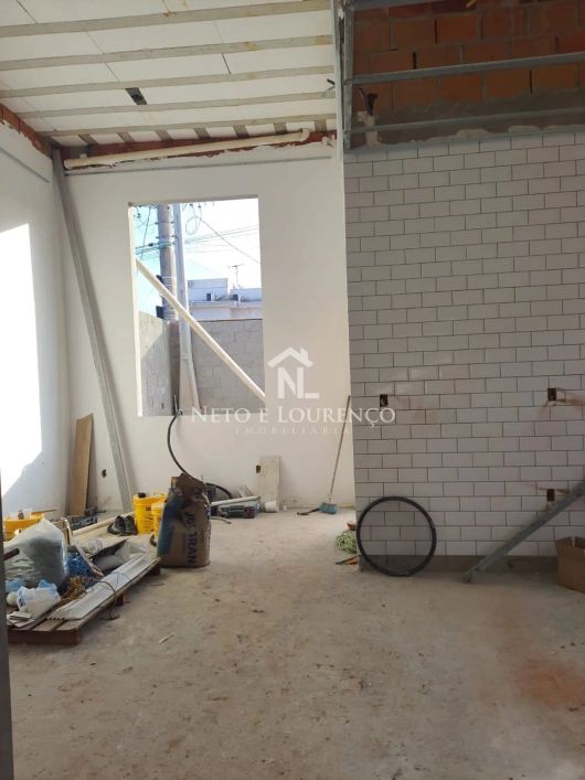 Casa à venda no bairro Santa Giovana em Jundiaí, alto padrão com 3 dormitórios, suíte, acabamento m