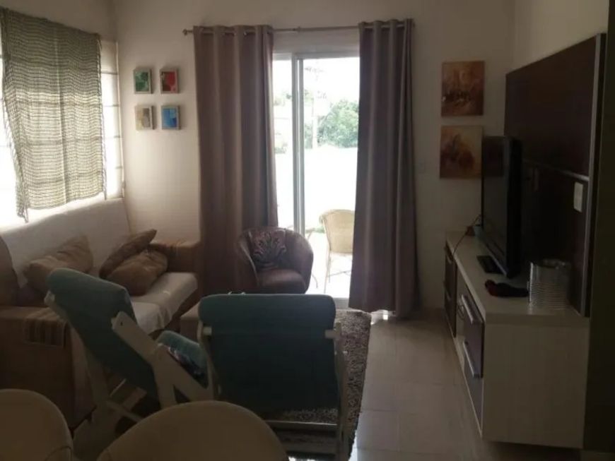 LINDA CASA NO CONDOMÍNIO PORTAL DO PARAÍSO 2