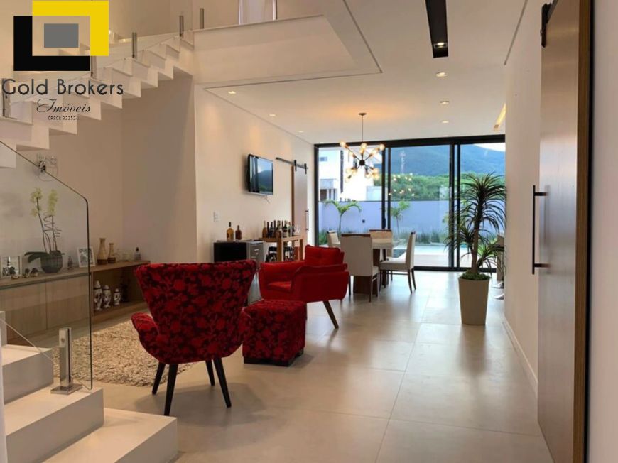 CASA DE 265 M² DE ÁREA CONSTRUÍDA COM 3 SUÍTES NO CONDOMÍNIO BRISAS JUNDIAÍ NO JARDIM SAMAMBAIA EM J