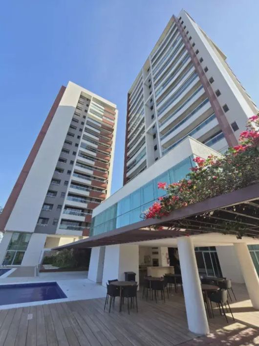Apartamento com 2 Quartos e 2 banheiros à Venda, 72 m² por R$ 660.000