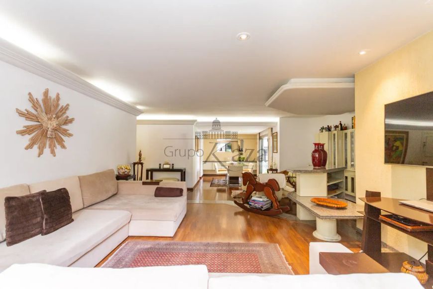 Apartamento - Itaim Bibi - 3 Dormitórios - 214m².