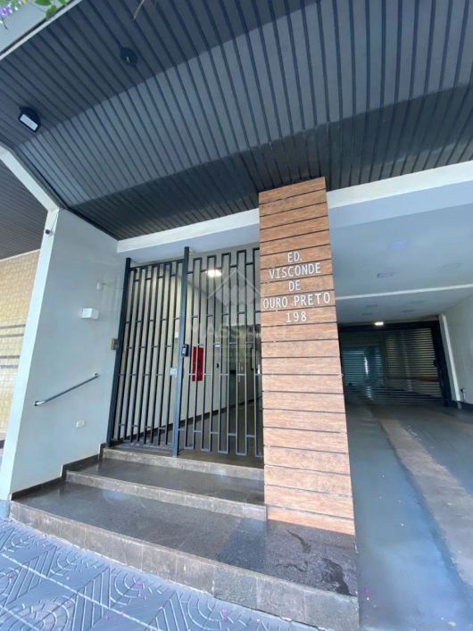 Apartamento amplo na Zona 01!