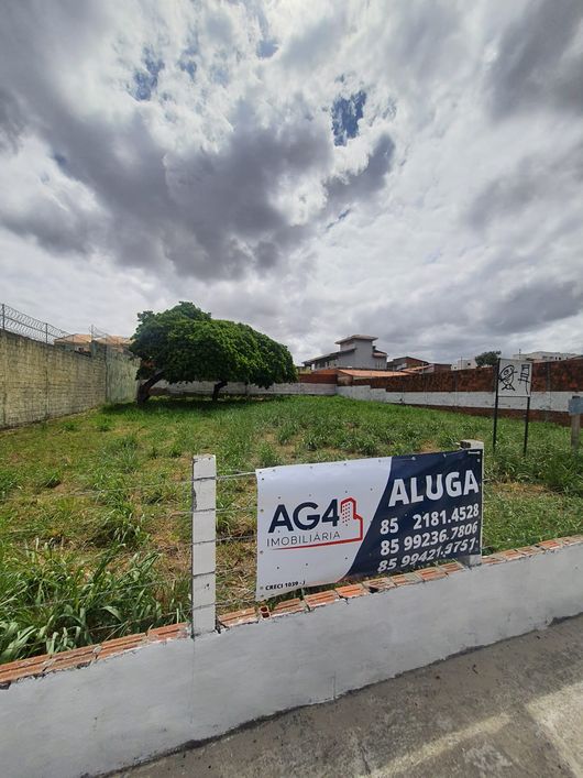 Lote/Terreno para aluguel com 420m² em Maraponga