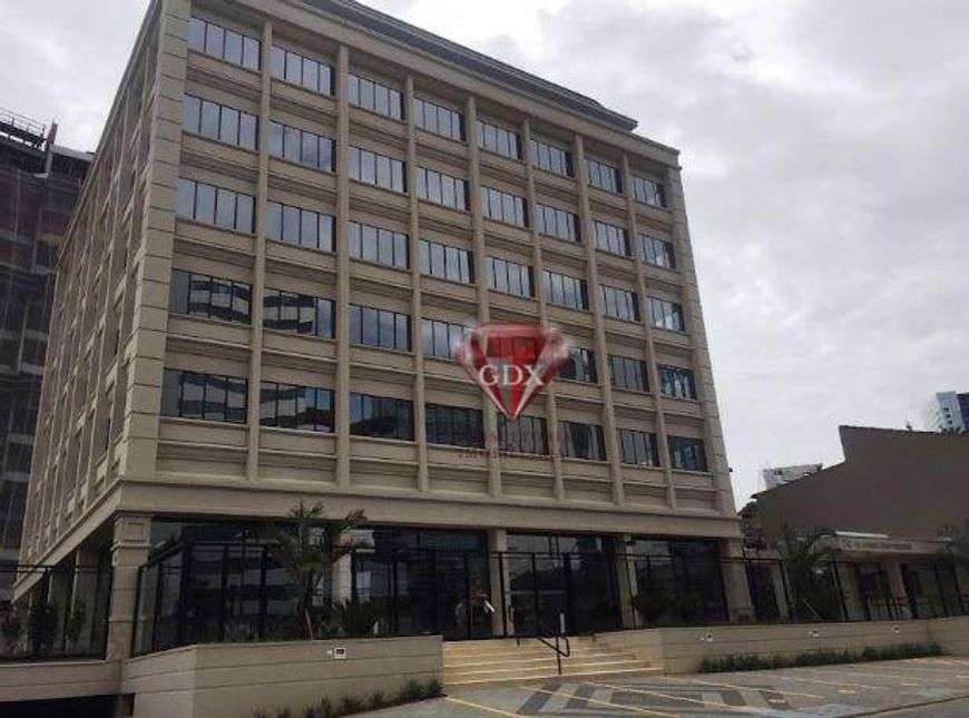 Conjunto comercial no Parque dos Pinheiros