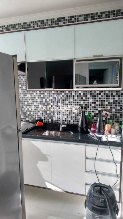 Apartamento 2 quartos à venda em Carapicuíba 52m com 1 vaga de carro reformado vendido com tudo que