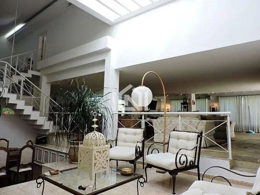 Casa à venda no condomínio Jardim Colonial