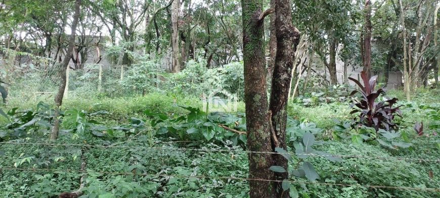 Terreno à venda no condomínio Fazendinha