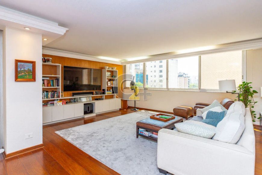 Apartamento à venda no Itaim Bibi, 3 quartos, 3 suítes, 3 vagas.