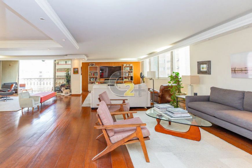 Apartamento à venda no Itaim Bibi, 3 quartos, 3 suítes, 3 vagas.
