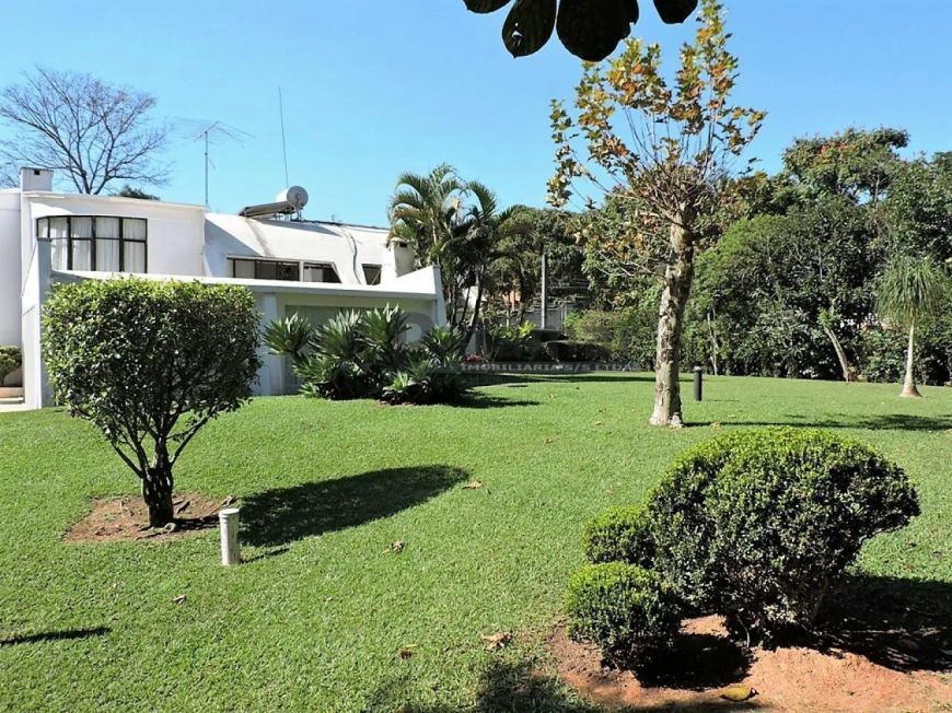 Casa com 5 suítes à venda na Granja Viana