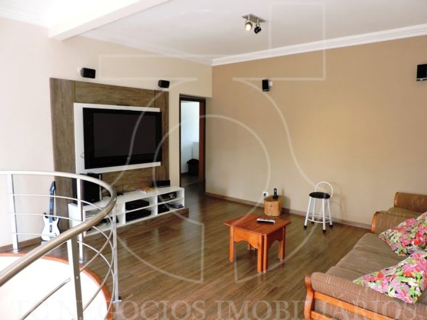 Casa no Condomínio Jardim Colonial, Granja Viana - Carapicuíba