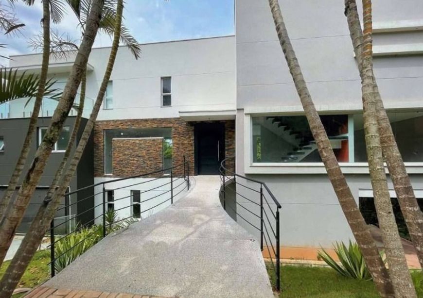 Sobrado com 4 dormitórios à venda, 436 m² por R$ 2.800.000,00 - Chácara dos Lagos - Carapicuíba/SP