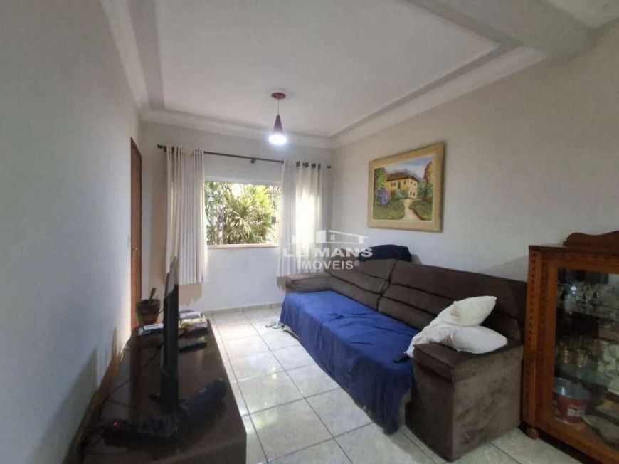 Casa a venda, 3 quartos, 1 suíte, 3 vagas, no bairro Jardim Caxambu em Piracicaba - SP