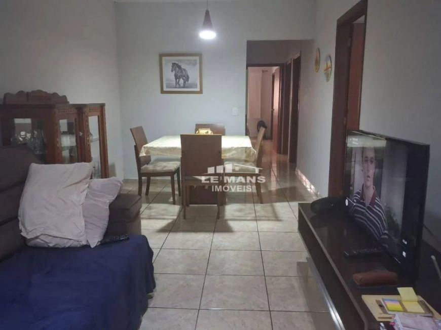 Casa a venda, 3 quartos, 1 suíte, 3 vagas, no bairro Jardim Caxambu em Piracicaba - SP