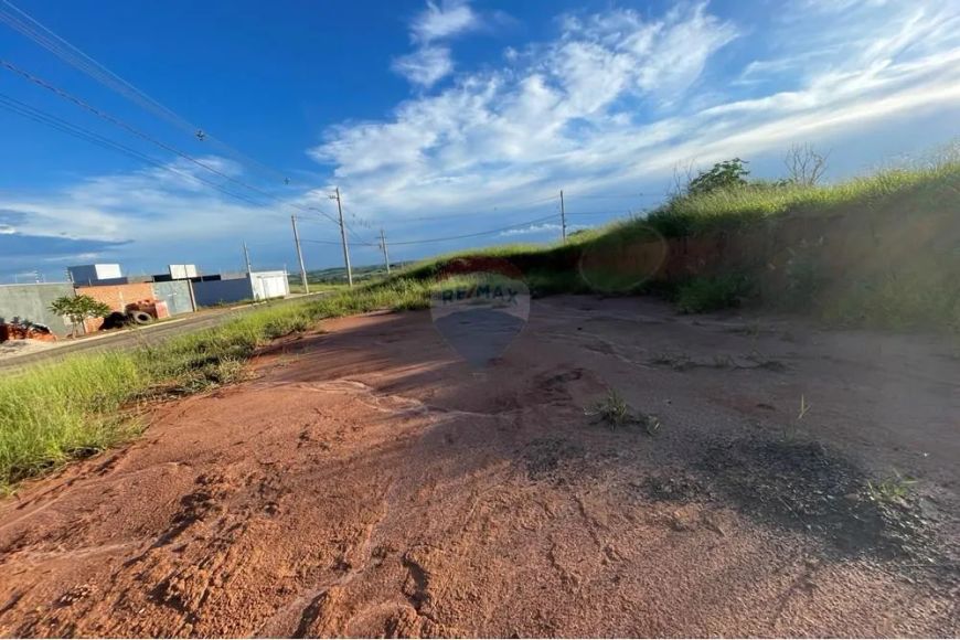 Terreno em Vale do Sol, 320m² de Oportunidade!