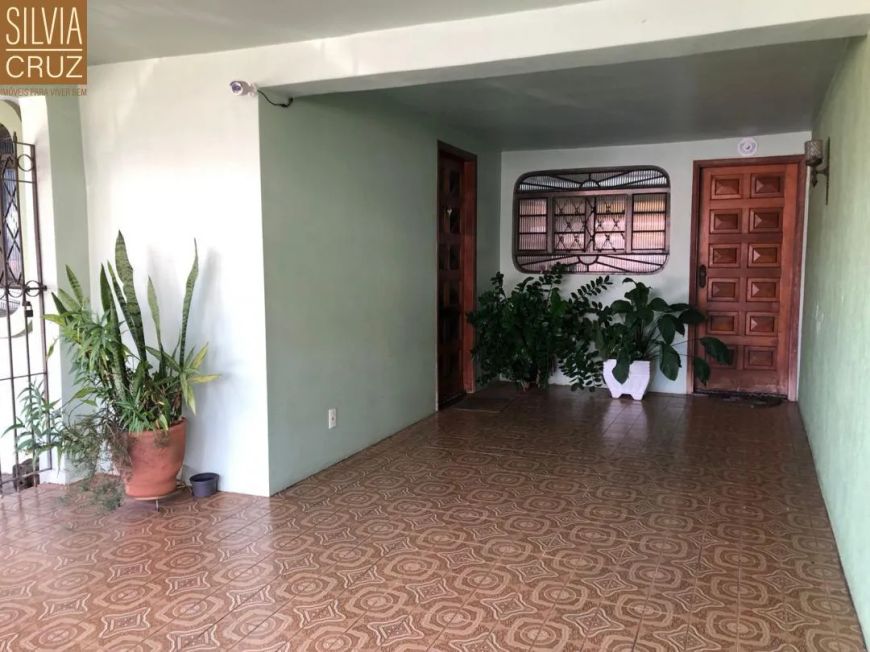 Cassa com 3 suítes e quintal com área gourmet, pronta para morar! Bairro: Piracicamirim Ref.:117