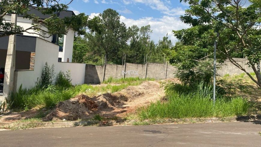 Terreno à venda no Condomínio Portal do Horto