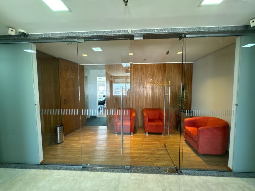 Sala comercial completa e ampla a Venda na Al. Santos ao lado da Paulista e Metrô Brigadeiro
