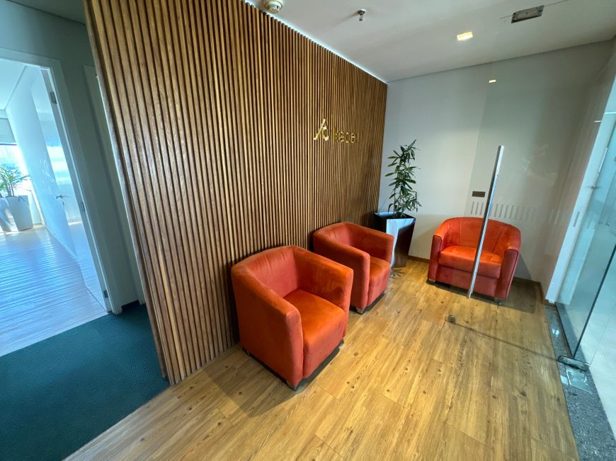 Sala comercial completa e ampla a Venda na Al. Santos ao lado da Paulista e Metrô Brigadeiro