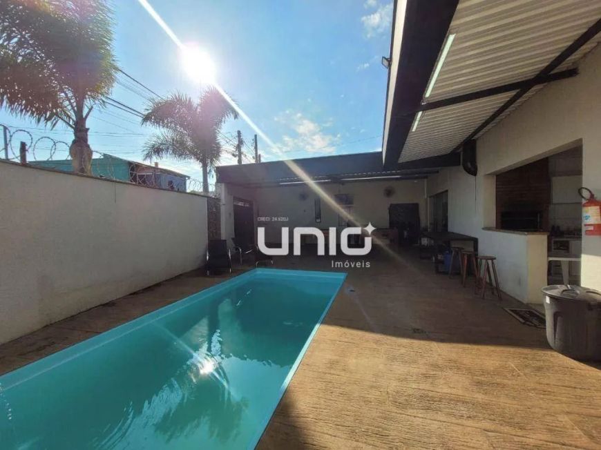 Sobrado estilo Edícula no Bairro Jardim Alvorada - Piracicaba/SP com 2 dormitórios e piscina