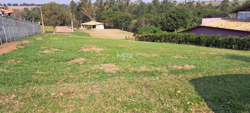 Terreno à venda no Condomínio Chácaras União