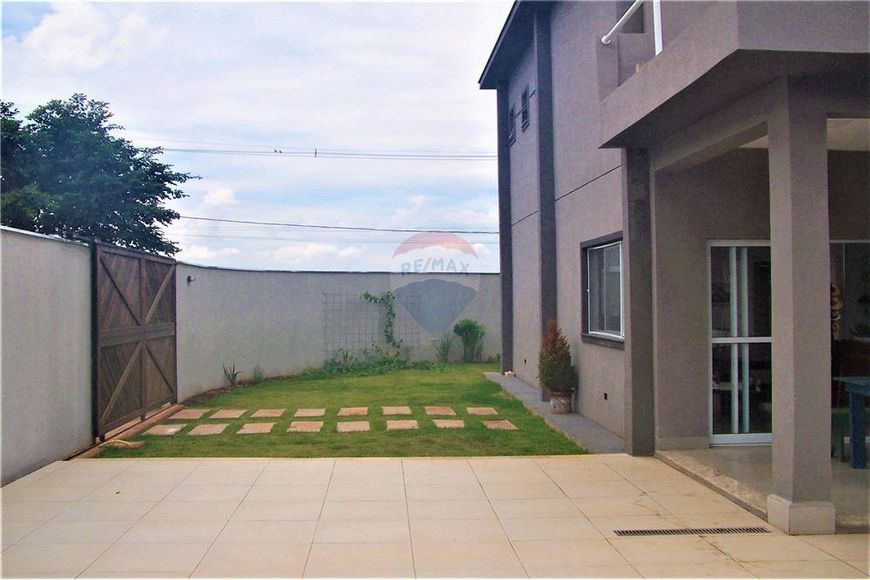 Excelente residencia no bairro terras de treviso