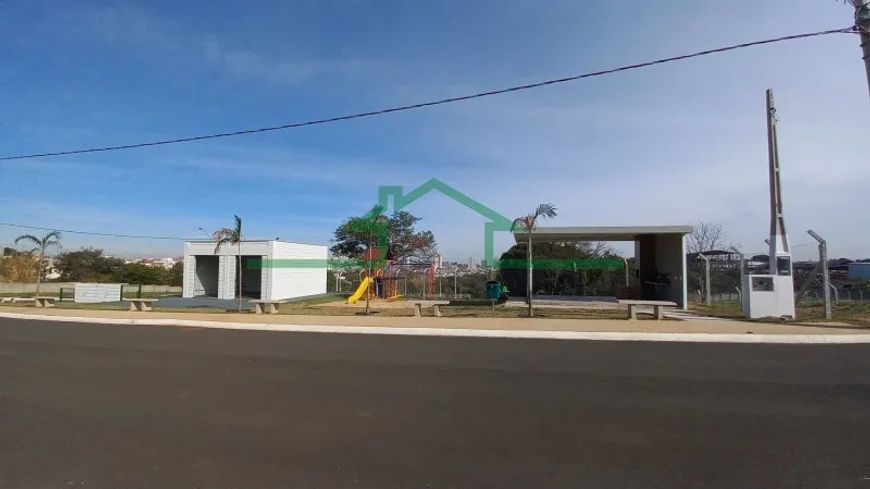 Terrenos e Chácaras - CONDOMÍNIO TERRAS DO SINHÔ III