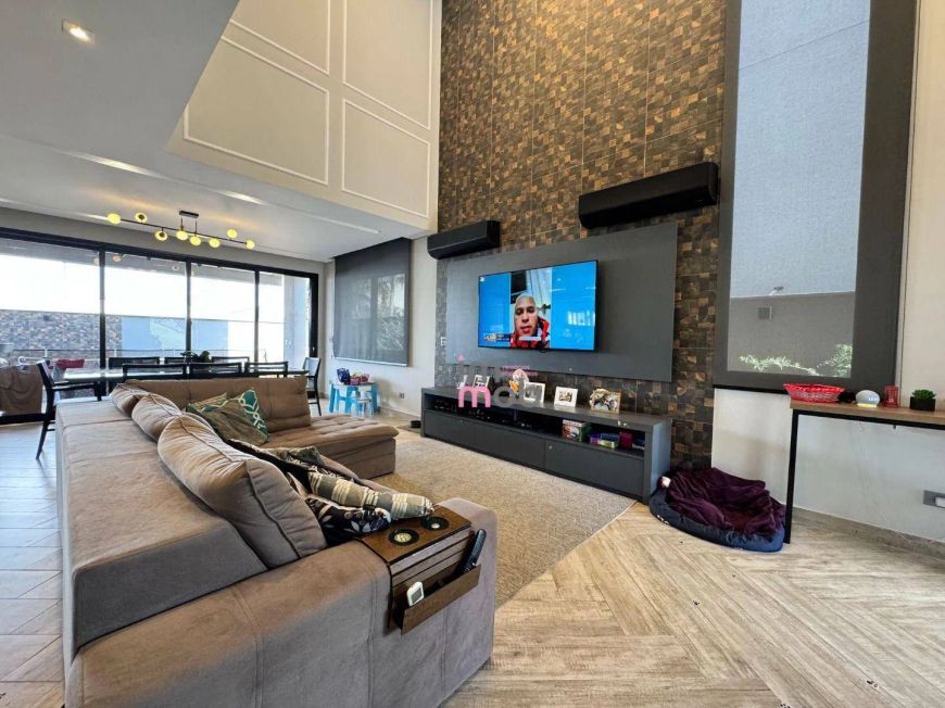 Casa com 3 dormitórios à venda, 249 m² por R$ 1.990.000,00 - Loteamento Residencial e Comercial Vill