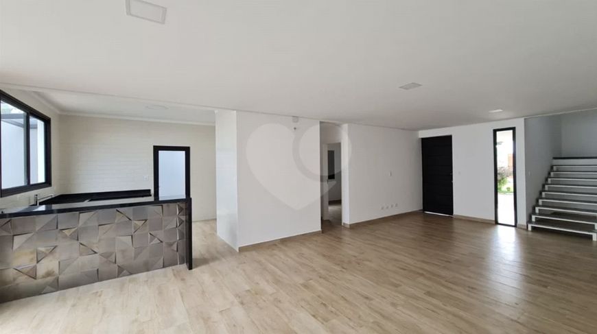 Casa de condomínio sobrado para venda possui 215 metros quadrados com 3 quartos