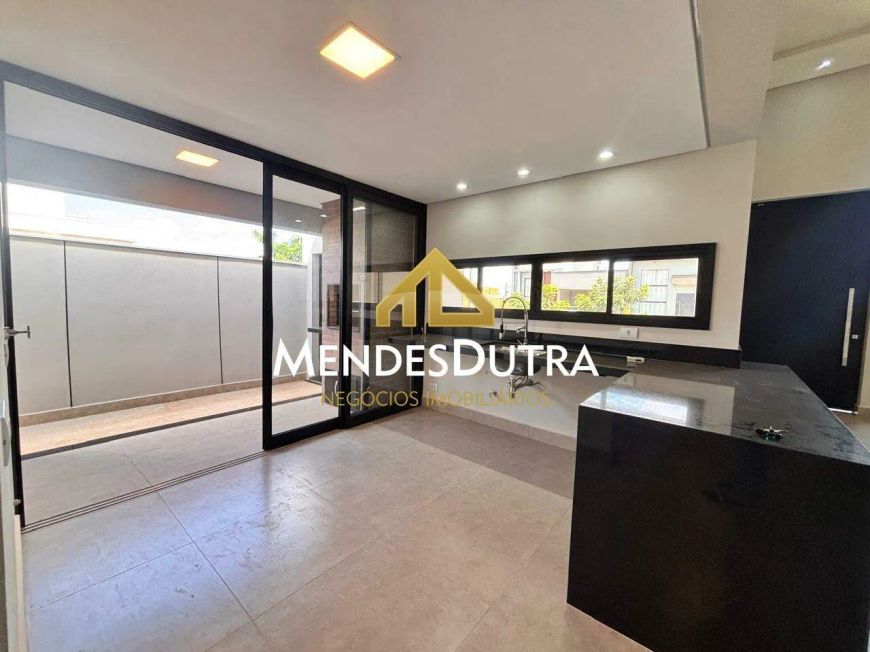Casa térrea à venda no Condomínio Parque Unimep Taquaral com 3 suítes