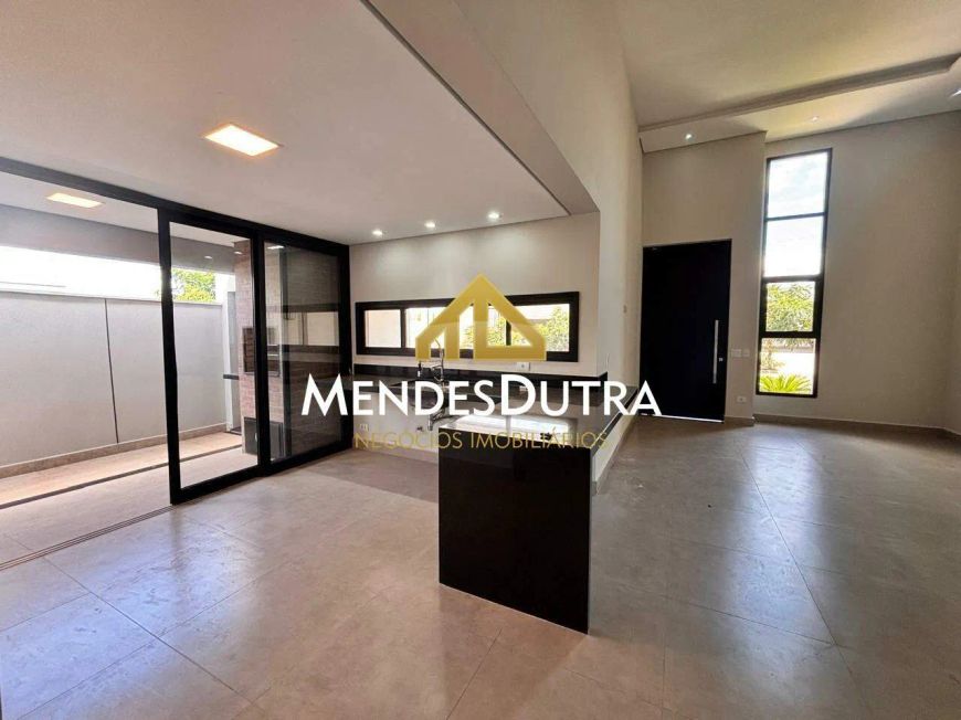 Casa térrea à venda no Condomínio Parque Unimep Taquaral com 3 suítes