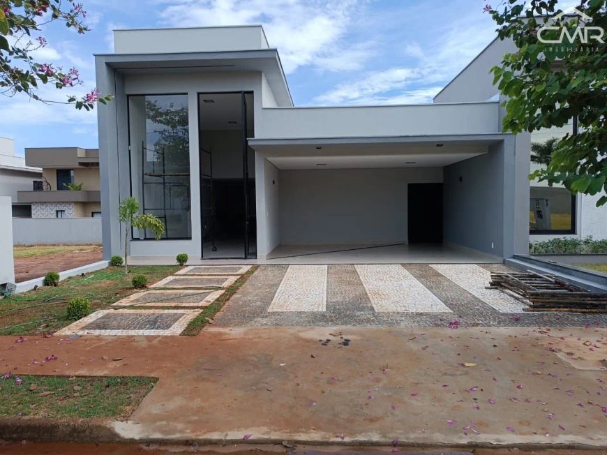 Casa térrea em condomínio fechado, com excelente projeto, pronta para morar. Con