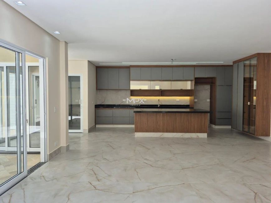 Casa no Condomínio Villagio Clotilde Brossi