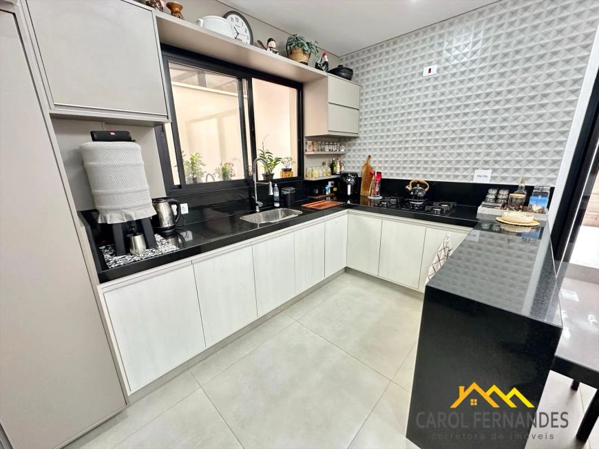 Sobrado a venda no condominio Tomazella
